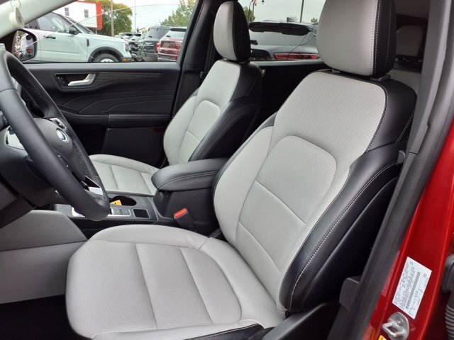 Certified 2023 Ford Escape Platinum AWD/4WD image 4