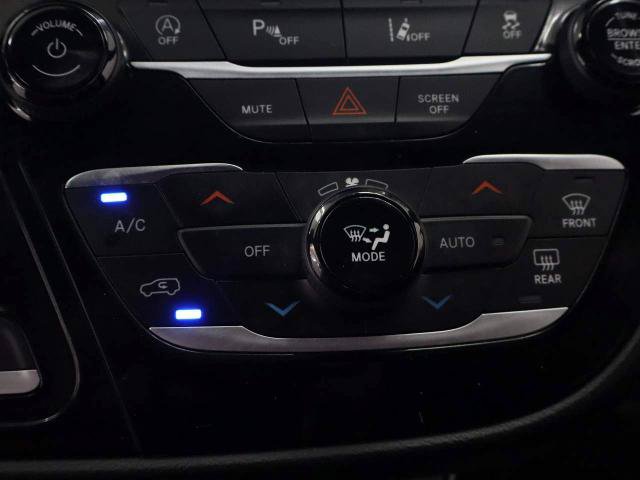 Used 2025 Chrysler Pacifica Select FWD image 32