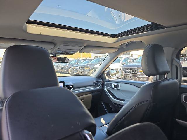 Certified 2022 Ford Explorer XLT w/ Equipment Group 202A AWD/4WD image 18