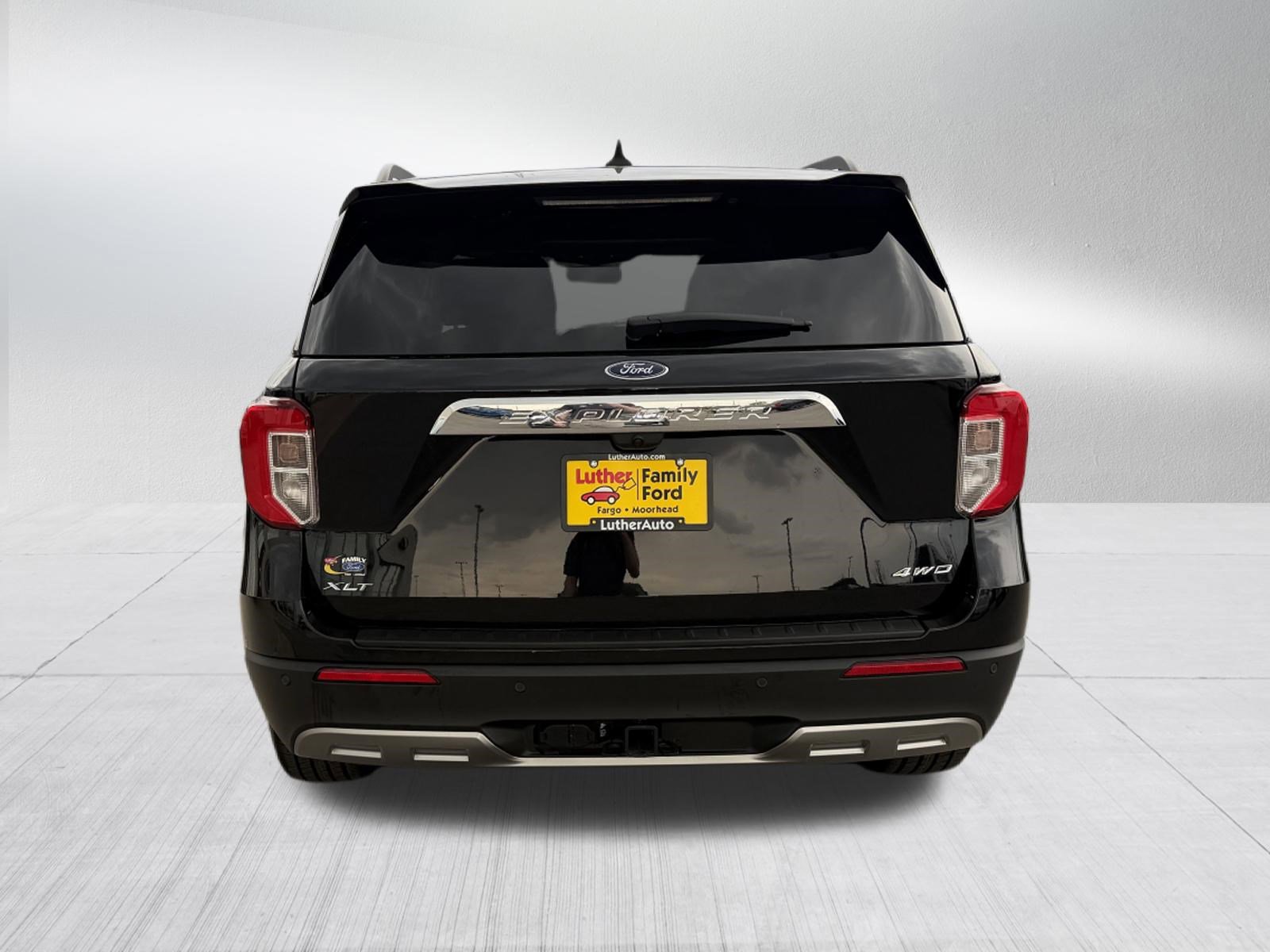 Certified 2023 Ford Explorer XLT w/ Equipment Group 202A AWD/4WD image 6
