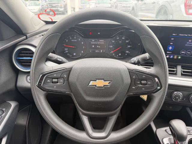 Used 2025 Chevrolet Trax LS w/ LS Convenience Package FWD image 15