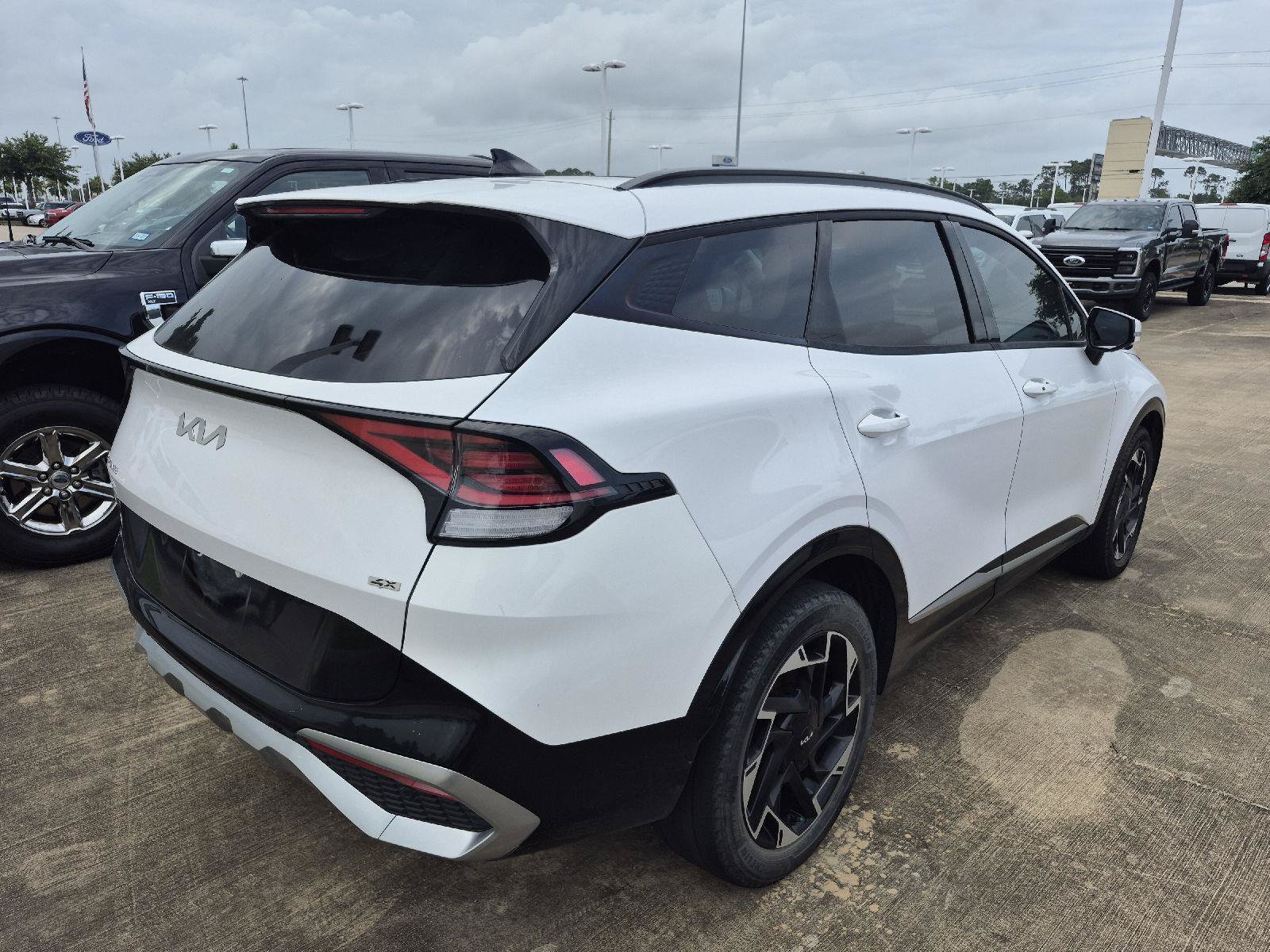 Used 2023 Kia Sportage SX AWD/4WD image 4