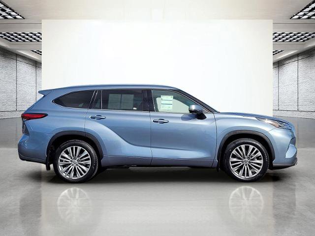 Used 2022 Toyota Highlander Platinum AWD/4WD image 5