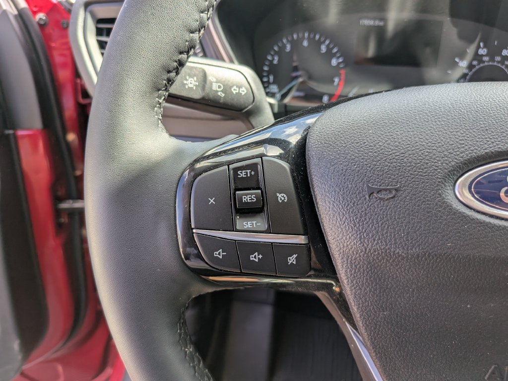 Certified 2022 Ford Escape SE w/ SE Sport Appearance Package FWD image 29
