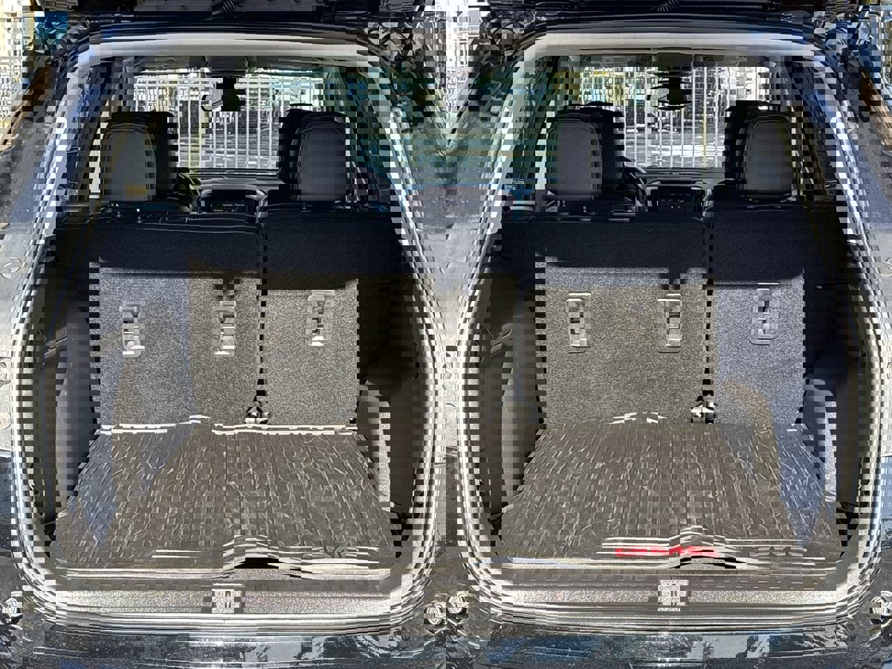 Used 2021 GMC Terrain SLE image 14