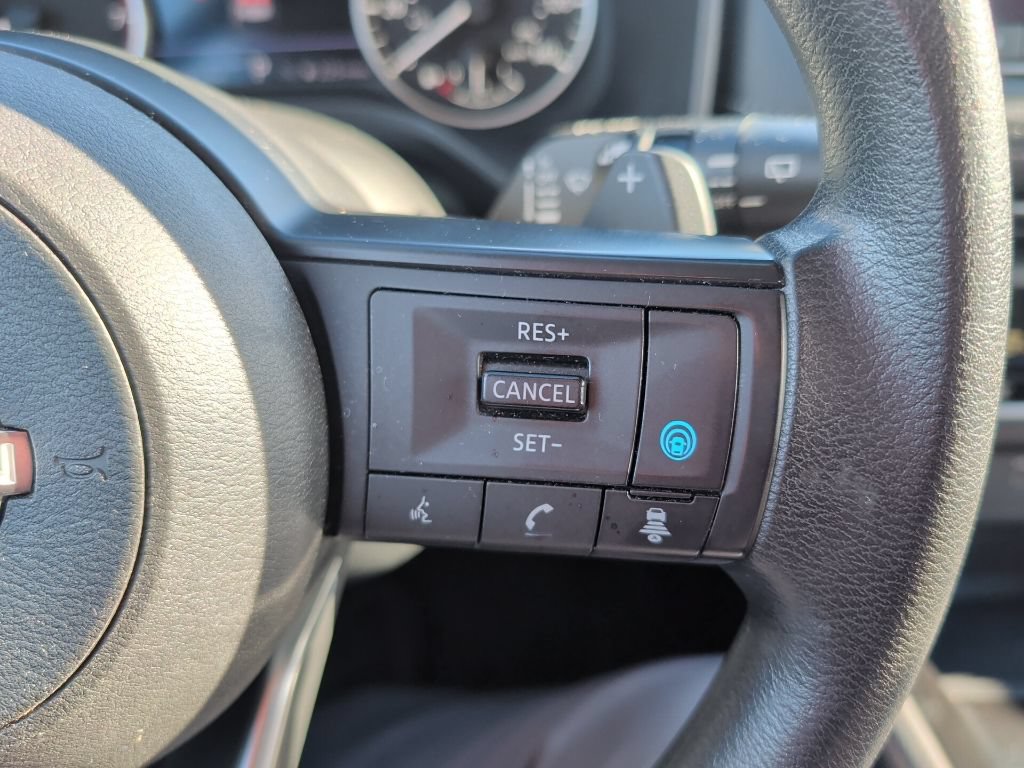 Used 2024 Nissan Rogue SV FWD image 14