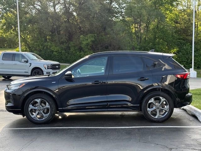 Certified 2023 Ford Escape ST-Line Select w/ Tech Pack #1 AWD/4WD image 4