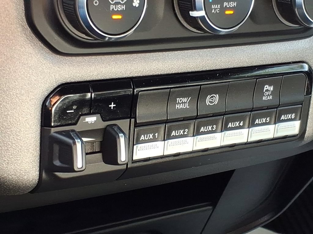 Used 2024 RAM 2500 Tradesman w/ Chrome Appearance Group AWD/4WD image 22