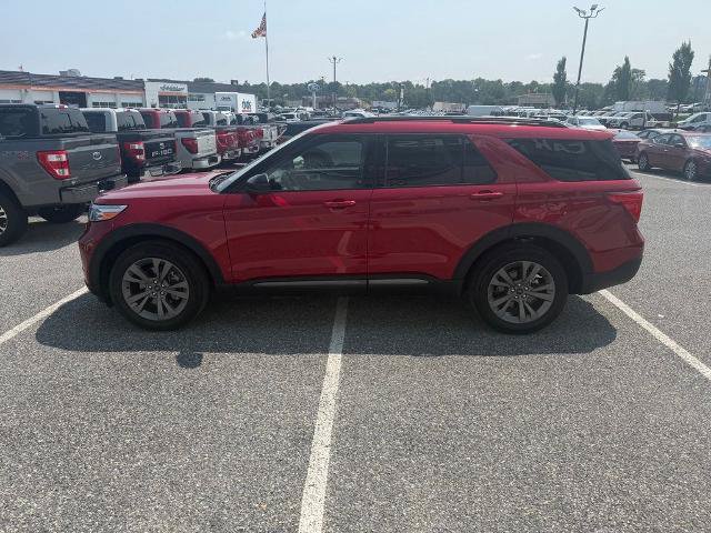 Certified 2022 Ford Explorer XLT w/ Equipment Group 202A AWD/4WD image 5