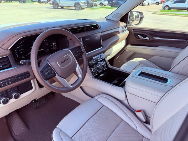 Used 2024 GMC Yukon Denali AWD/4WD image 15