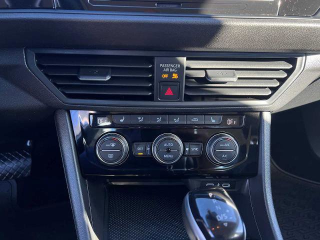 Used 2023 Volkswagen Jetta SE image 17