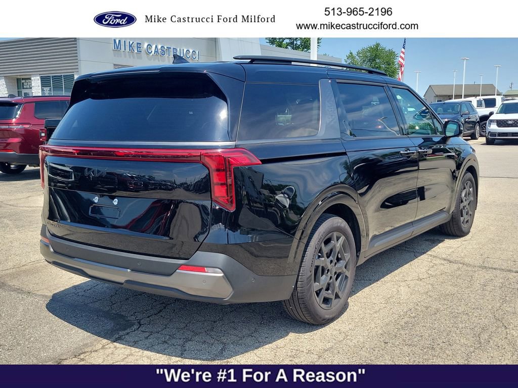 Used 2026 Kia Carnival SX w/ SX Dark Edition Package FWD image 5