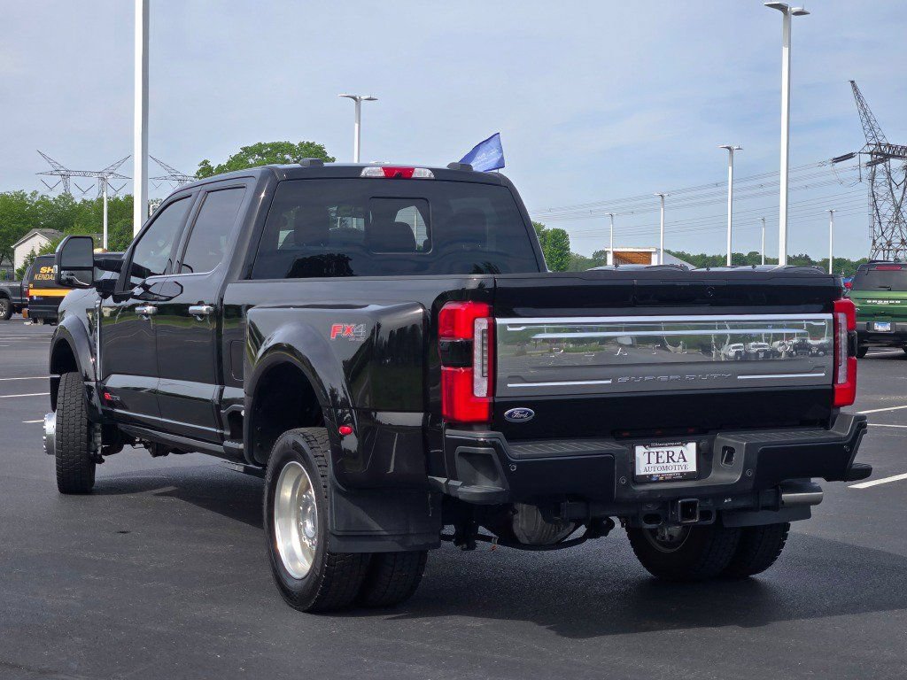 Certified 2025 Ford F450 Platinum w/ Platinum Plus Package AWD/4WD image 19
