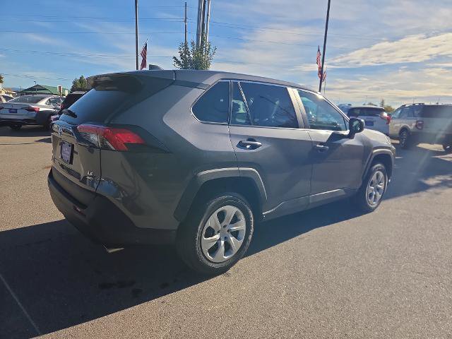 Used 2025 Toyota RAV4 LE AWD/4WD image 8