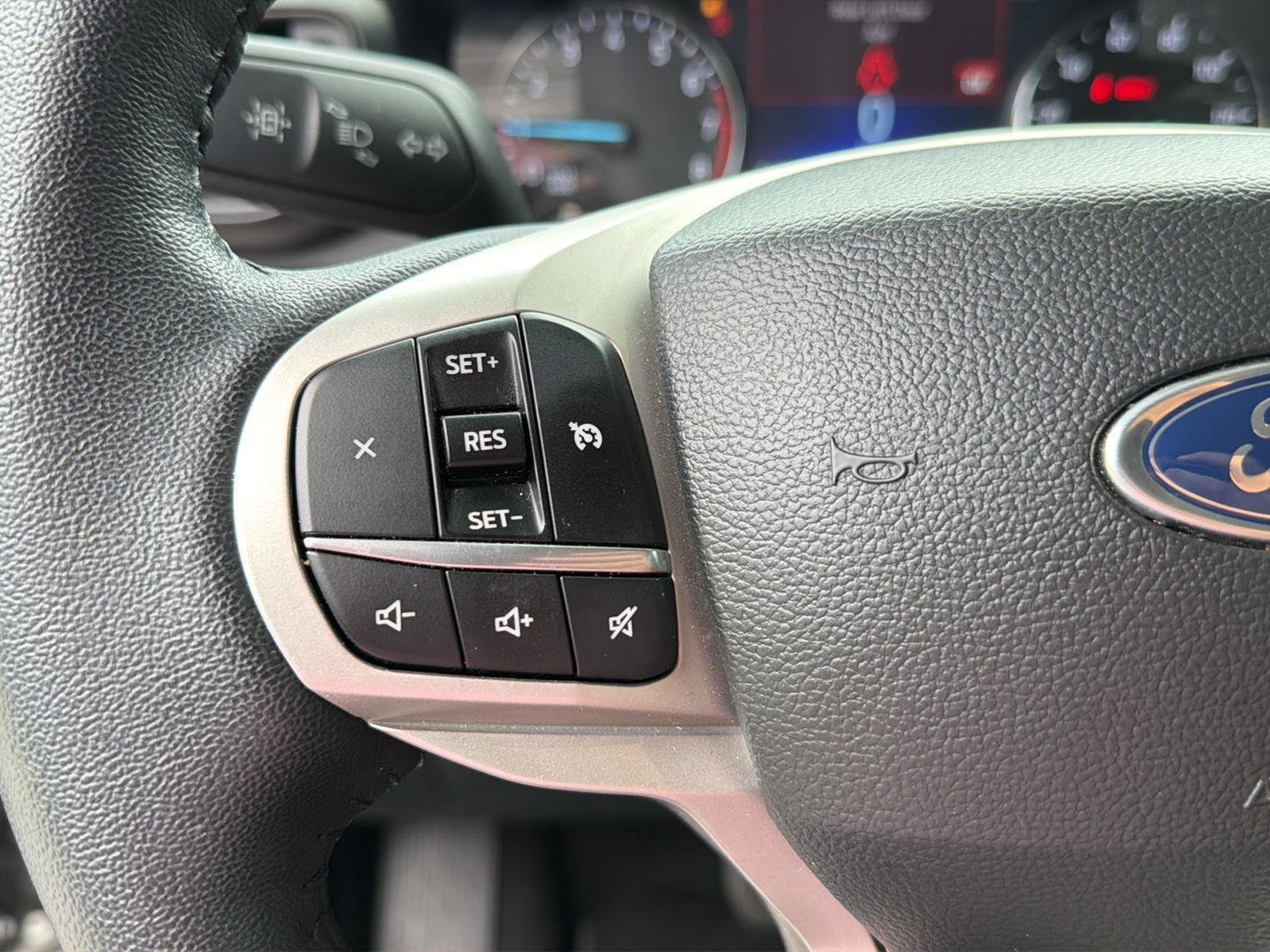 Certified 2023 Ford Explorer XLT RWD image 22