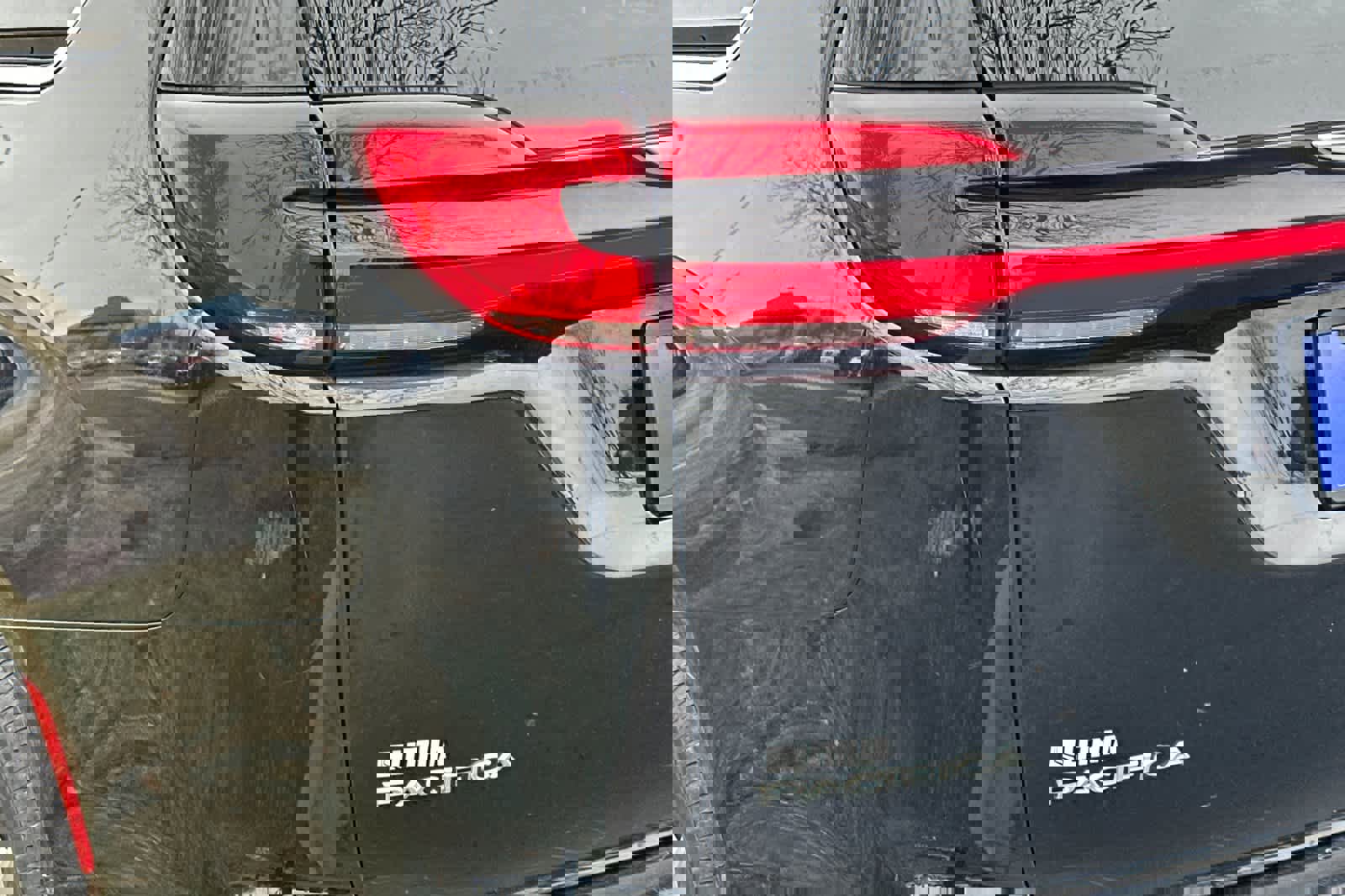 Used 2024 Chrysler Pacifica Touring-L image 28