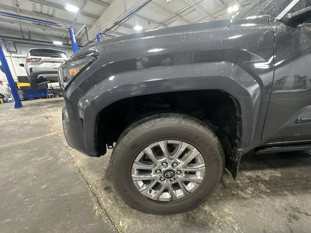 Used 2024 Toyota Tacoma Limited w/ Limited Package (LT) AWD/4WD image 23