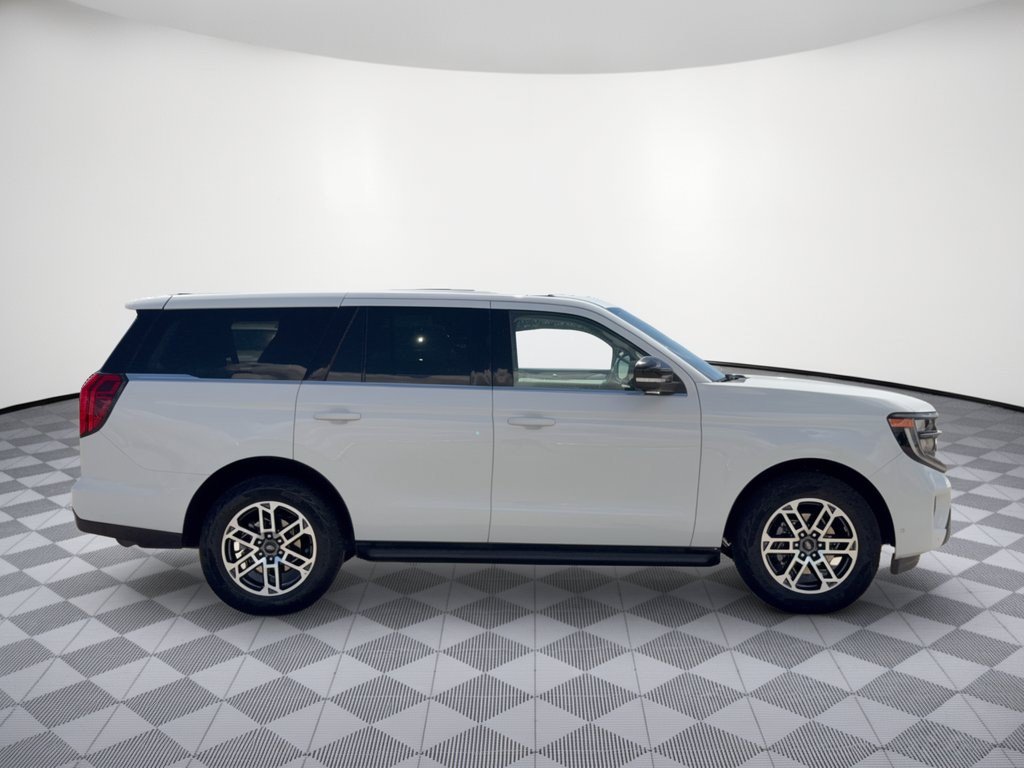 Certified 2025 Ford Expedition Active AWD/4WD image 8