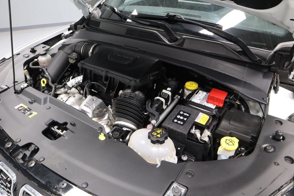 Used 2025 Jeep Compass Limited image 12