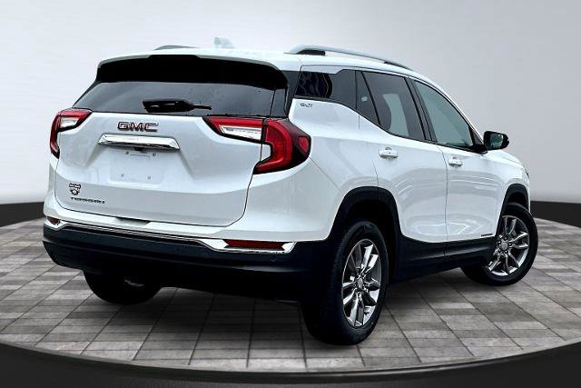 Used 2022 GMC Terrain SLT w/ Infotainment Package II image 6