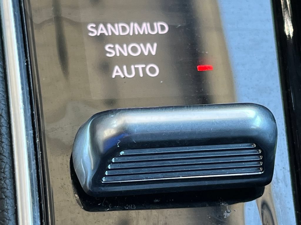 Used 2025 Jeep Compass Limited AWD/4WD image 36