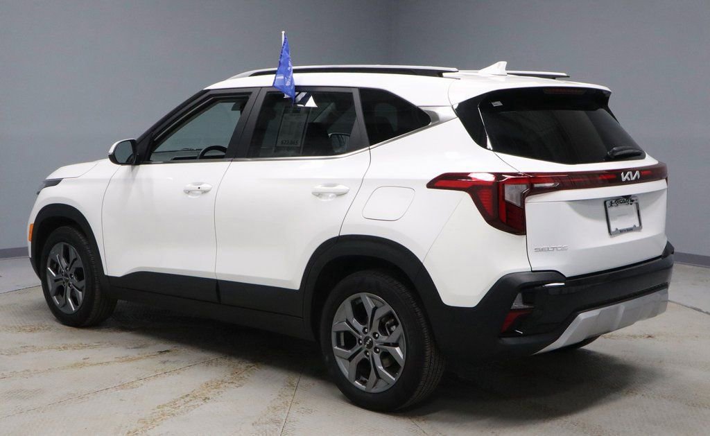 Used 2024 Kia Seltos S image 3
