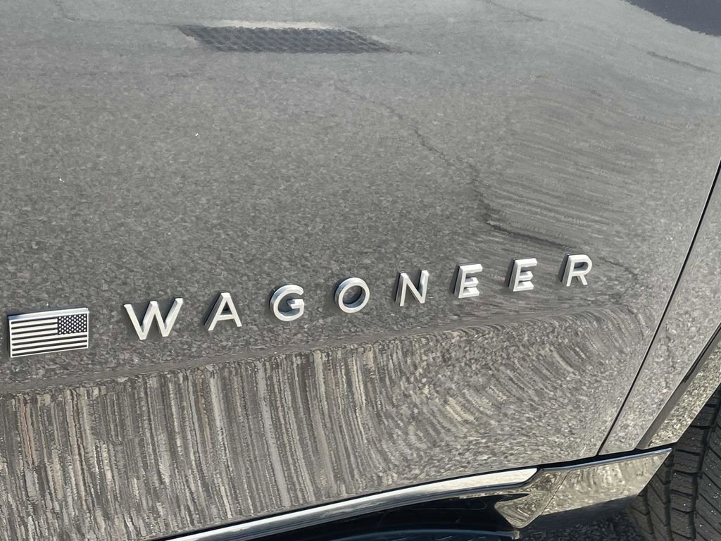 Used 2024 Jeep Wagoneer Series II w/ HD Trailer Tow Package image 8
