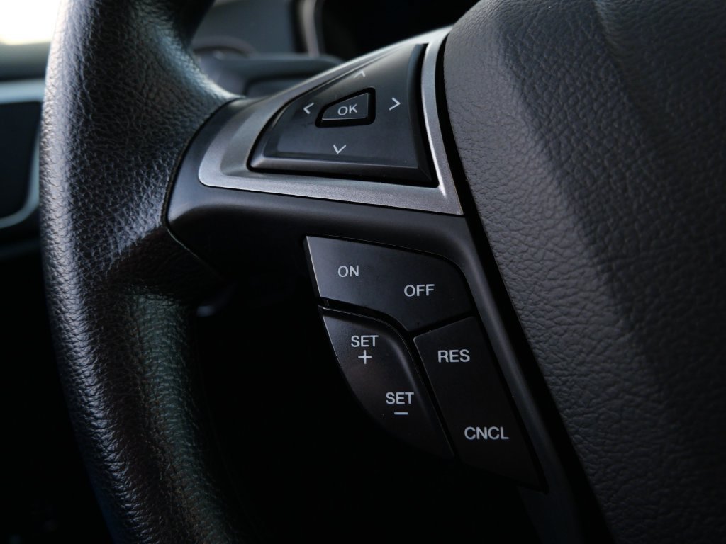 Certified 2017 Ford Fusion SE FWD image 18