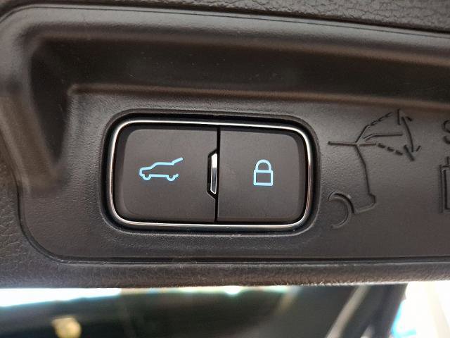 Certified 2022 Ford Explorer XLT w/ Equipment Group 202A image 30