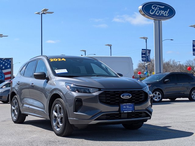 Certified 2024 Ford Escape ST-Line w/ Tech Pack #1 AWD/4WD image 2