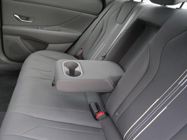 Used 2025 Hyundai Elantra SEL FWD image 16