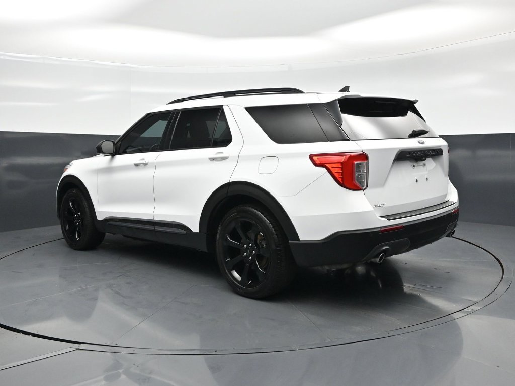 Certified 2021 Ford Explorer XLT w/ Equipment Group 202A RWD image 6