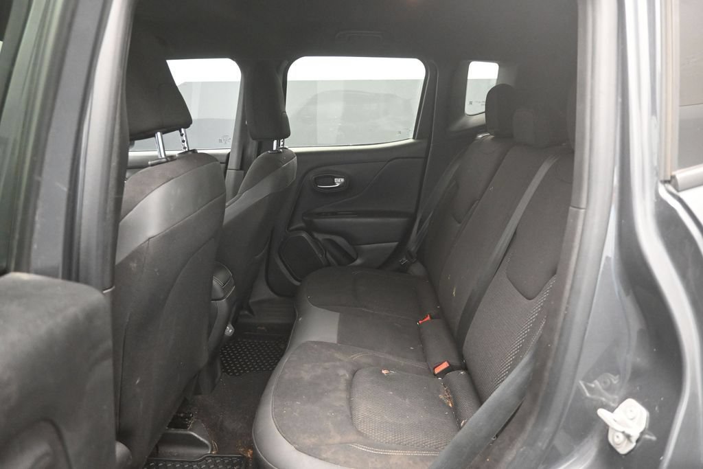Used 2022 Jeep Renegade Altitude AWD/4WD image 7