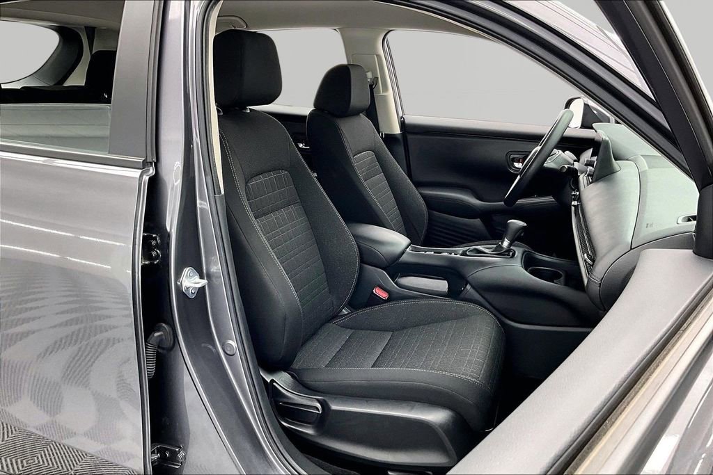 Used 2025 Honda HR-V LX image 7