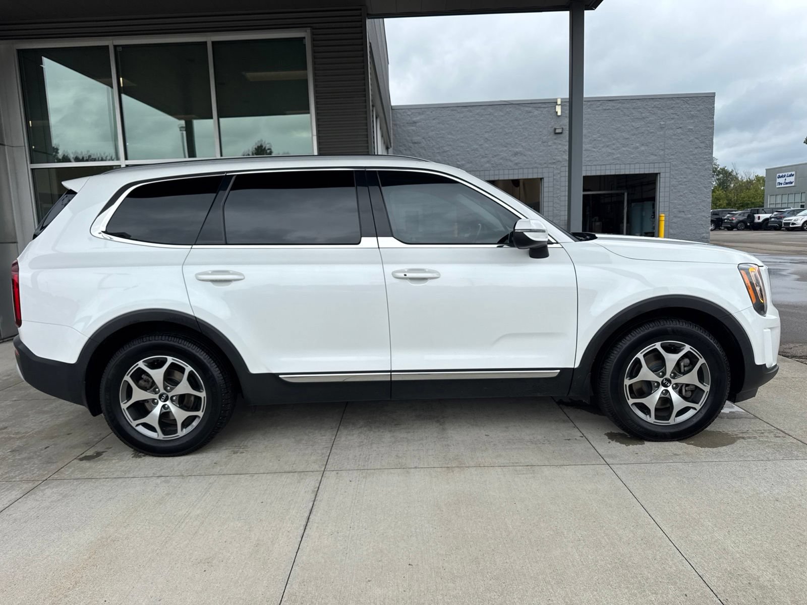Used 2020 Kia Telluride EX AWD/4WD image 9