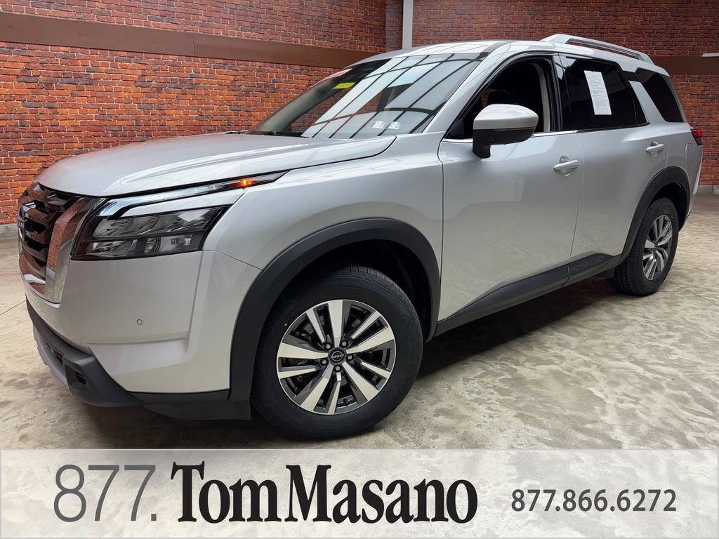 Used 2025 Nissan Pathfinder SL
