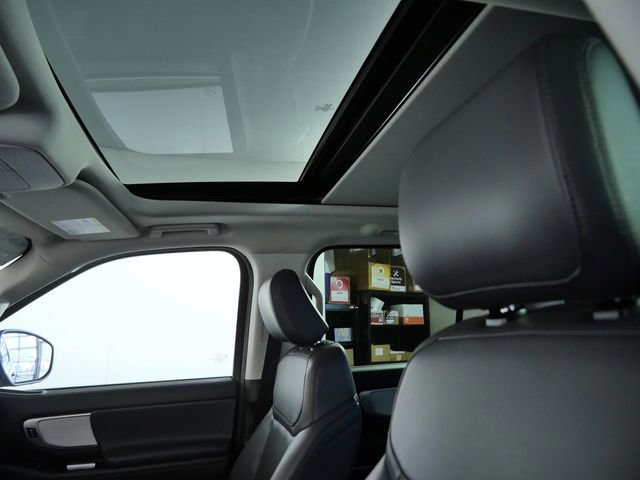 Certified 2025 Ford Expedition Active AWD/4WD image 18