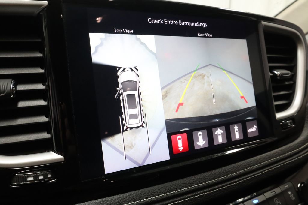 Used 2022 Chrysler Pacifica Touring-L w/ Uconnect Theater Family Group FWD image 4