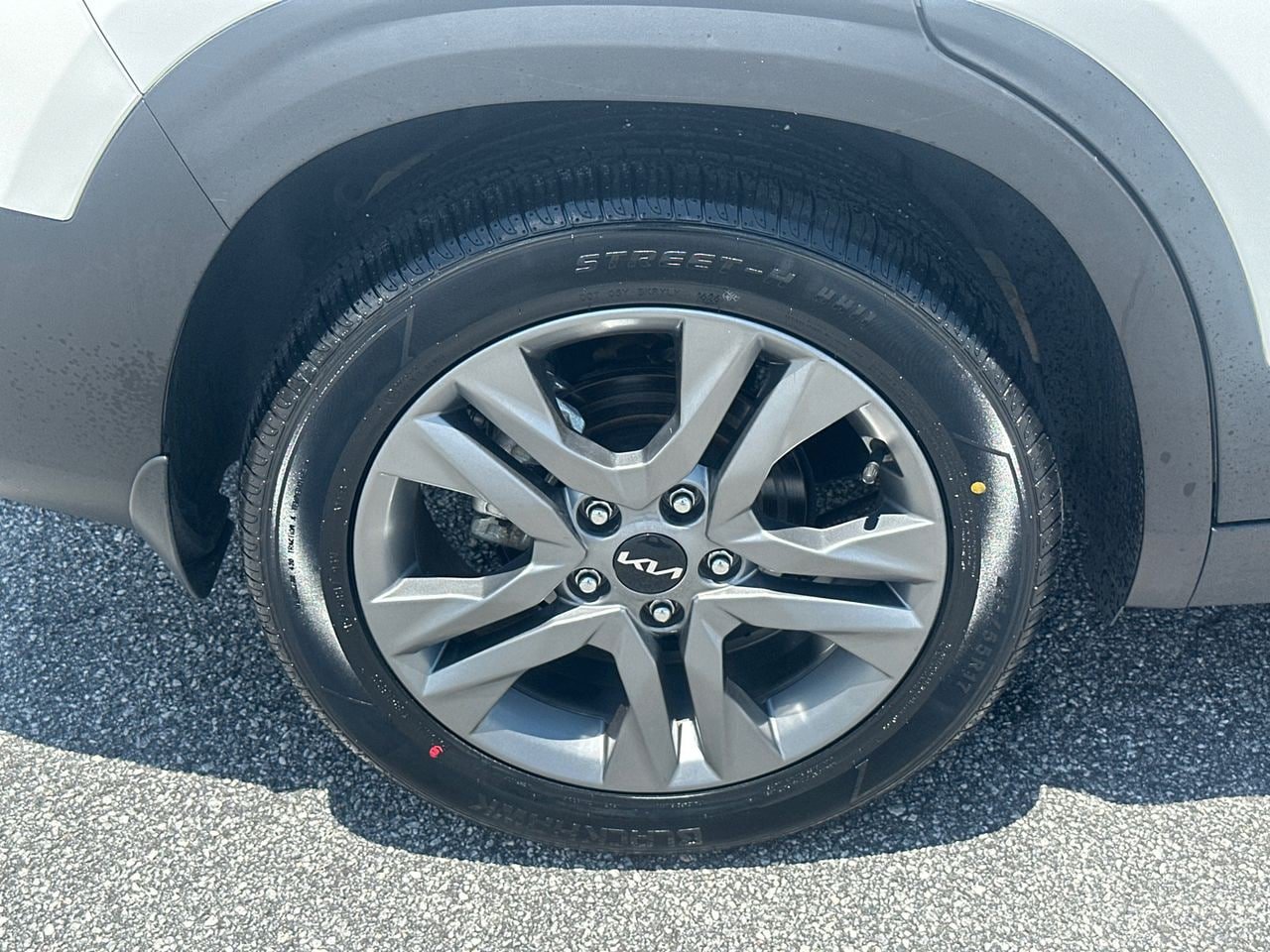Used 2022 Kia Seltos S FWD image 19