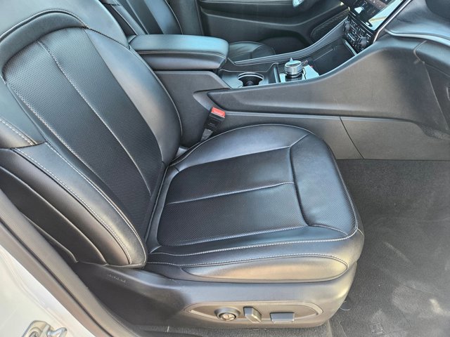 Used 2023 Jeep Grand Cherokee L Limited w/ Luxury Tech Group II image 24