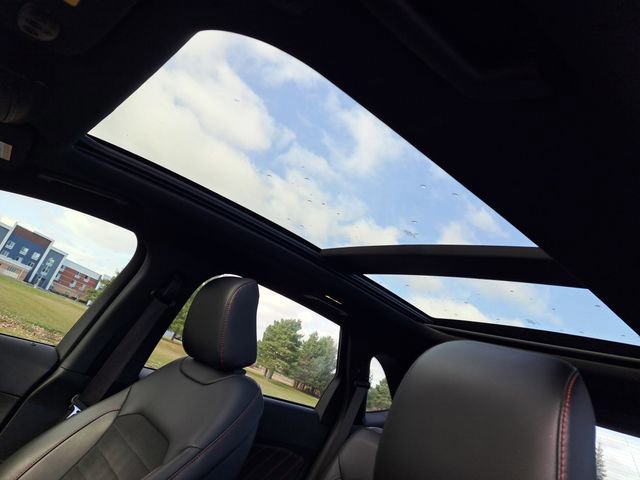 Certified 2024 Ford Edge ST-Line image 8