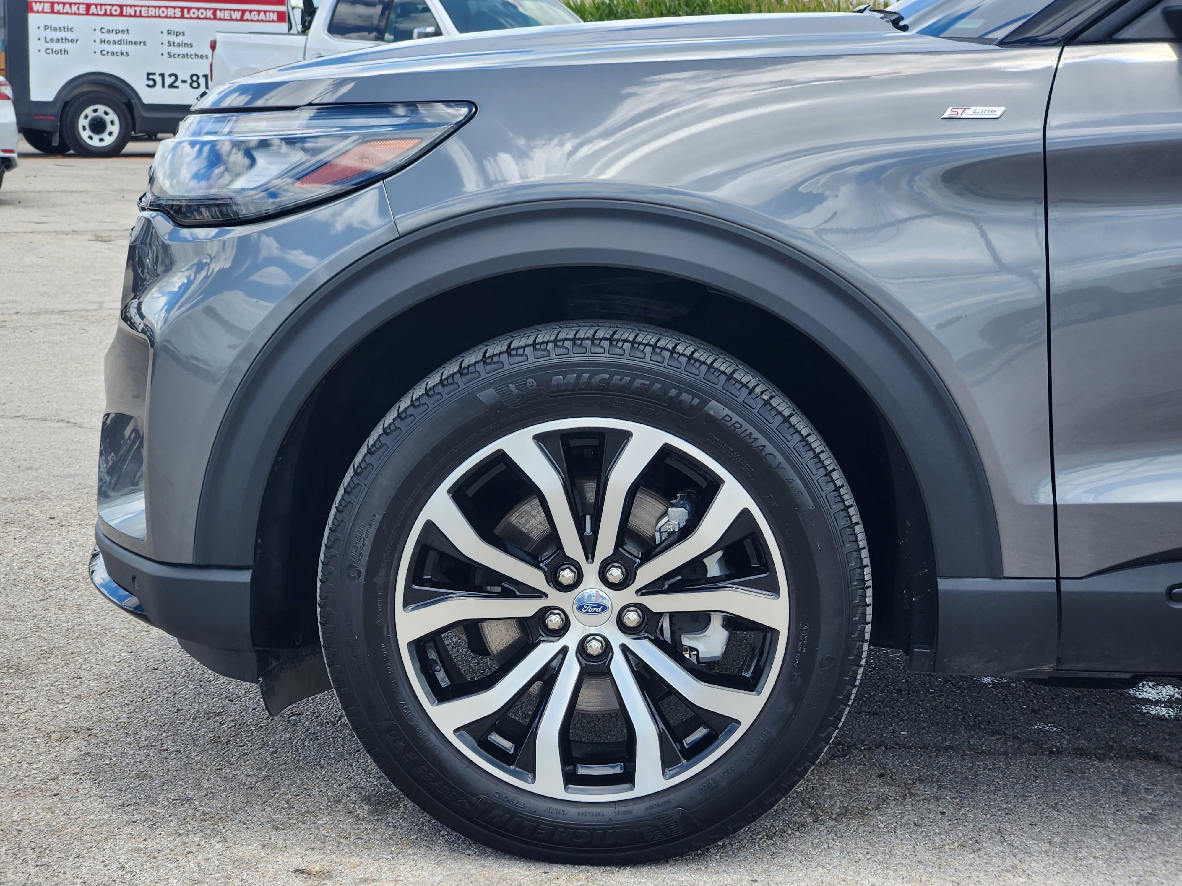 Certified 2025 Ford Explorer ST-Line AWD/4WD image 9