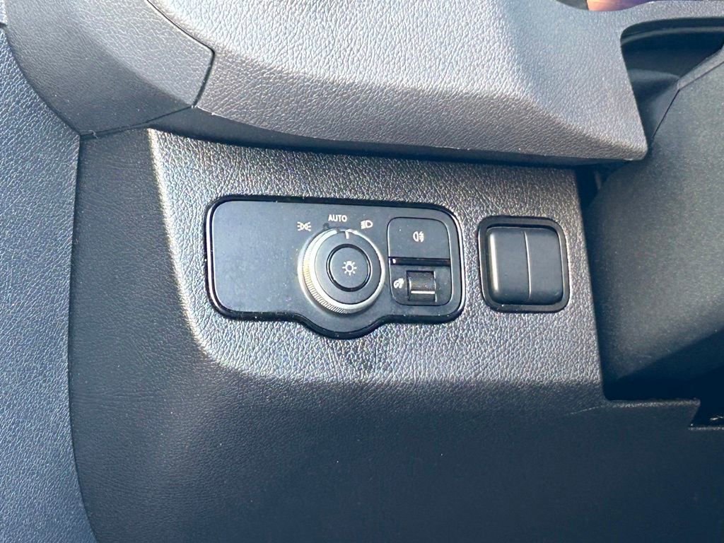 Used 2025 Mercedes-Benz Sprinter 2500 image 32