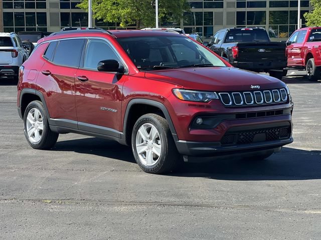 Used 2022 Jeep Compass Latitude w/ Convenience Group AWD/4WD image 7