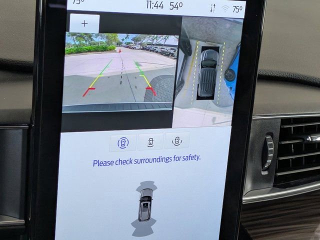 Certified 2023 Ford Explorer Limited w/ Limited Technology Package image 31