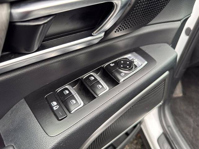 Used 2024 Kia Telluride EX w/ EX Captain's Chair Package AWD/4WD image 23