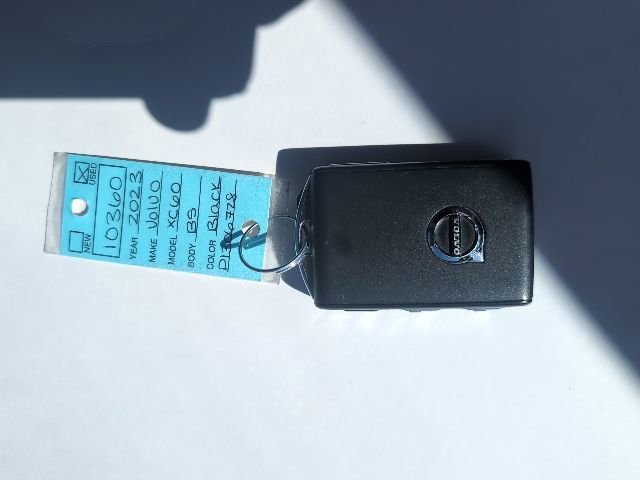 Used 2023 Volvo XC60 B5 Plus image 33