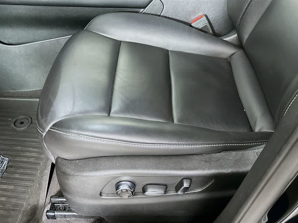 Used 2024 Cadillac XT4 Premium Luxury FWD image 30