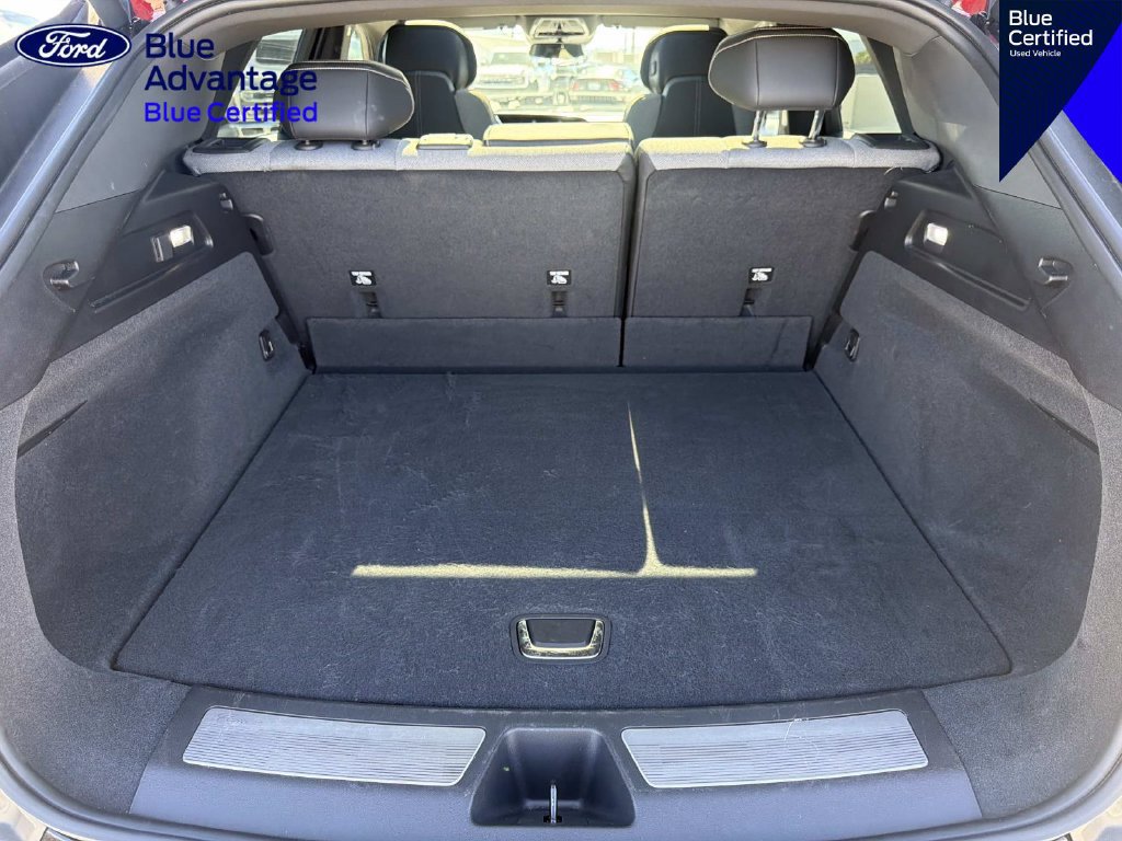 Used 2024 Cadillac Lyriq Tech RWD image 7