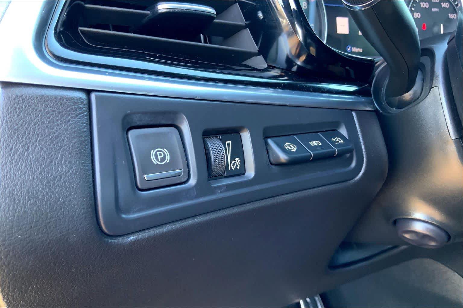 Used 2024 Cadillac XT6 Sport w/ Technology Package AWD/4WD image 34